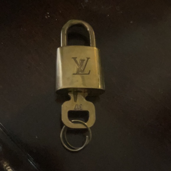 Authentic Louis Vuitton Lock and Key sets - Picture 10 of 11